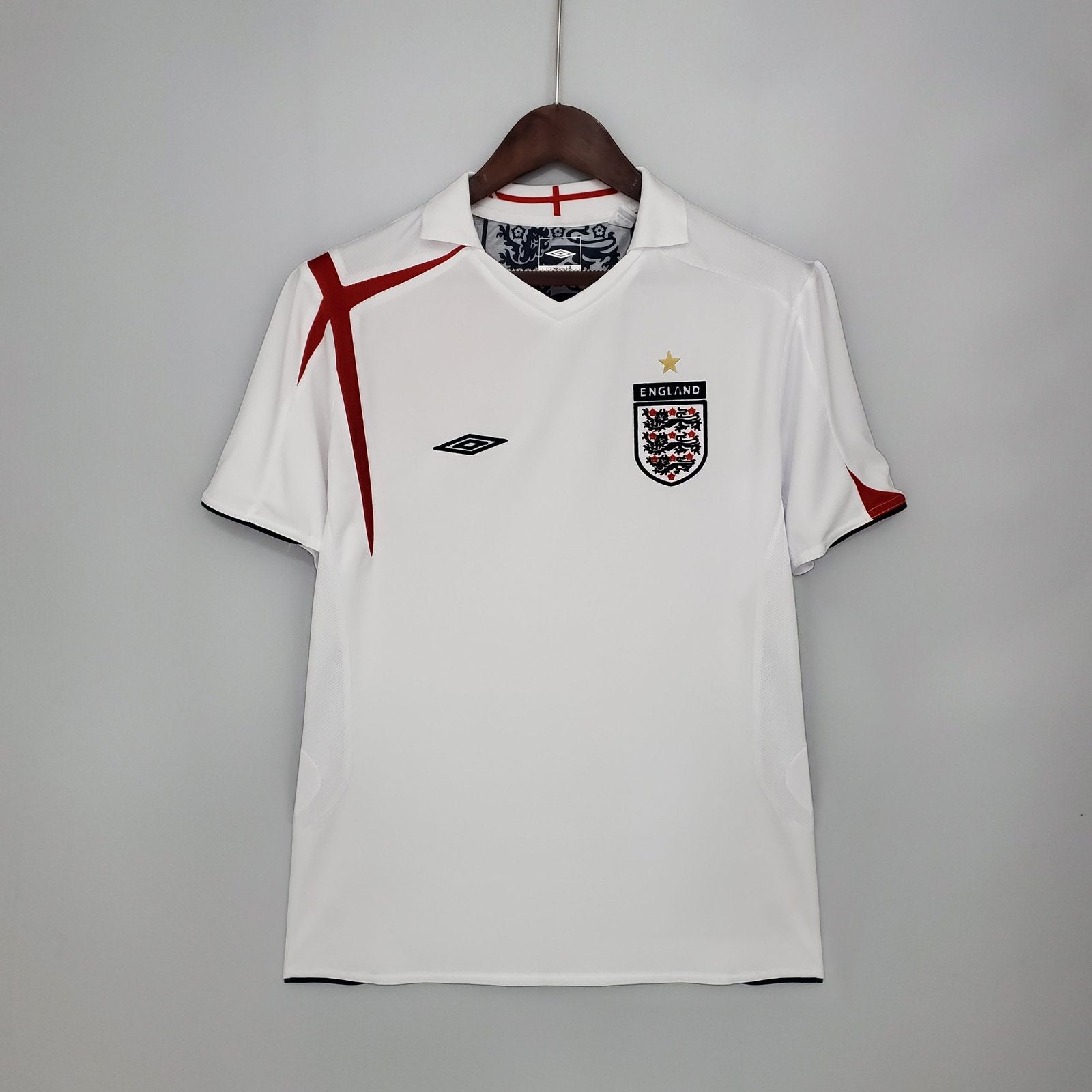 2006 England Home - XL image