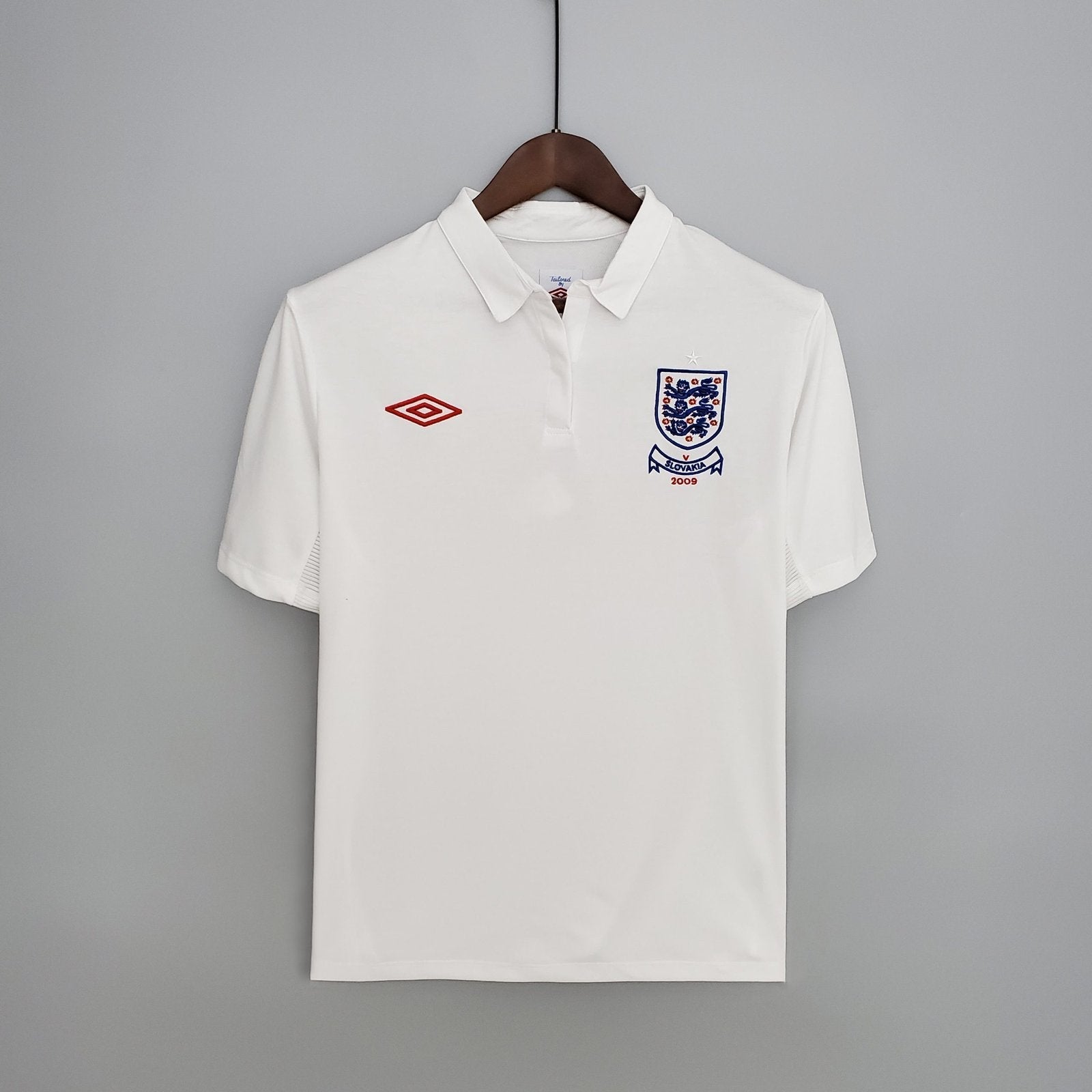 2010 England Home - M image