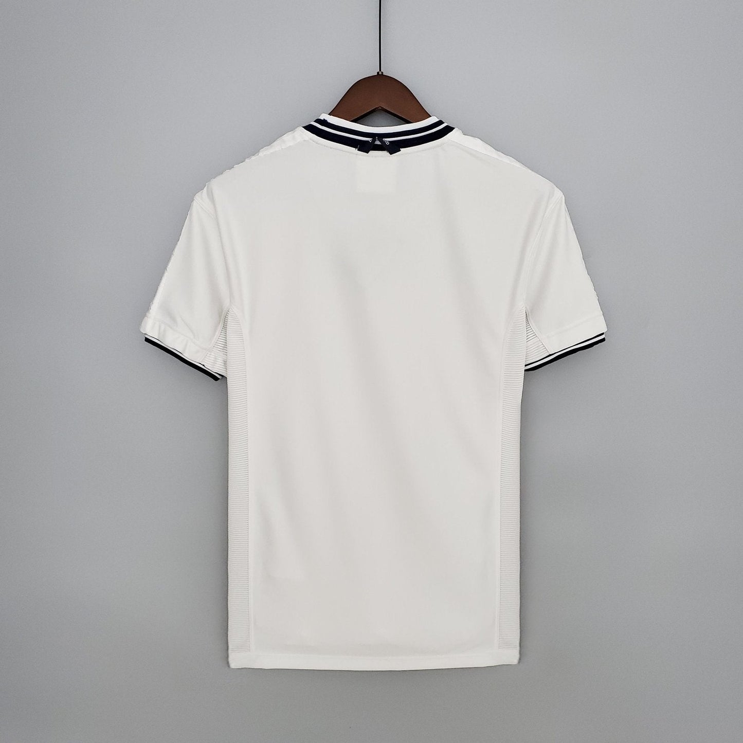 2000 England Home image 1